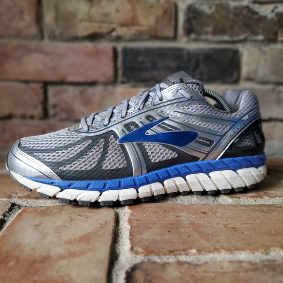 brooks beast 18 11.5